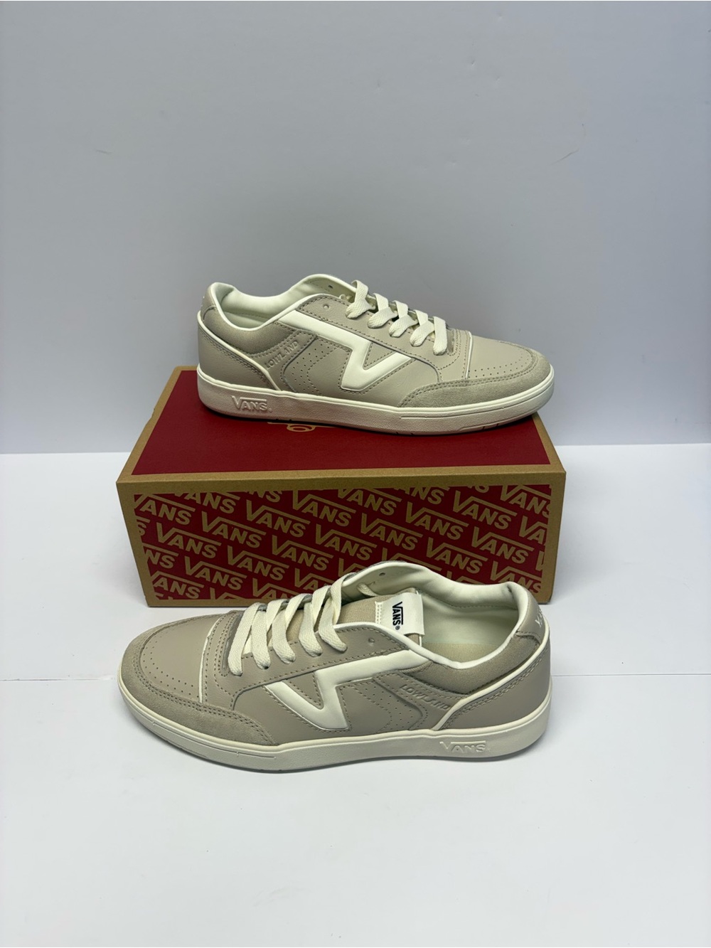 Vans Men’s Cream and Beige Low-Top Sneakers - Picture 1 of 5